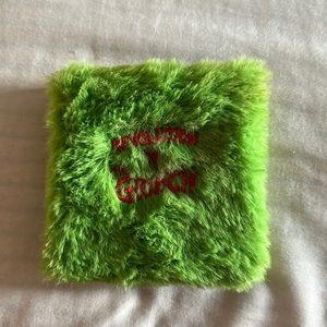 Revolution X Grinch palette